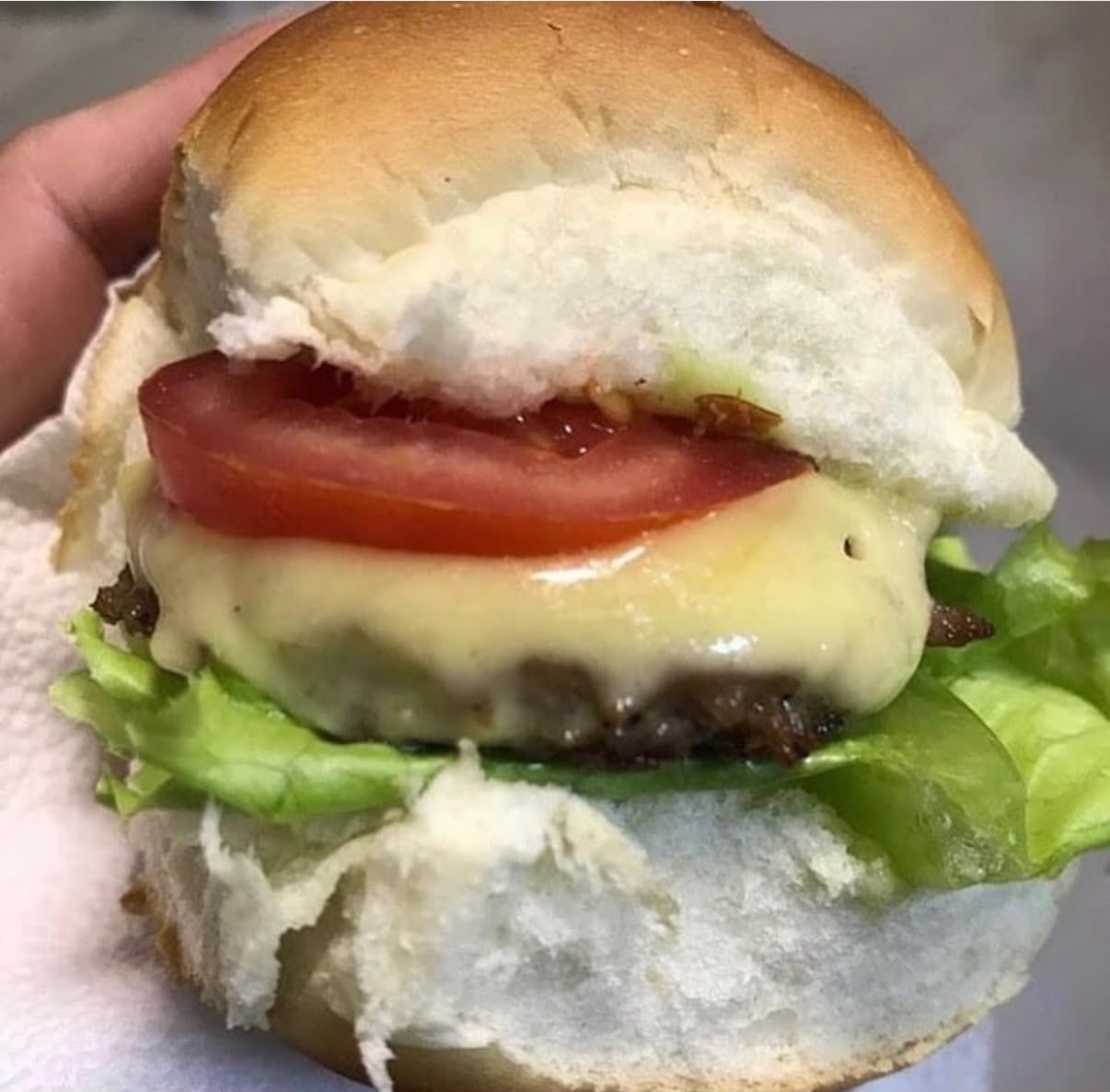 Mini hambúrguer artesanal do Empório Kids